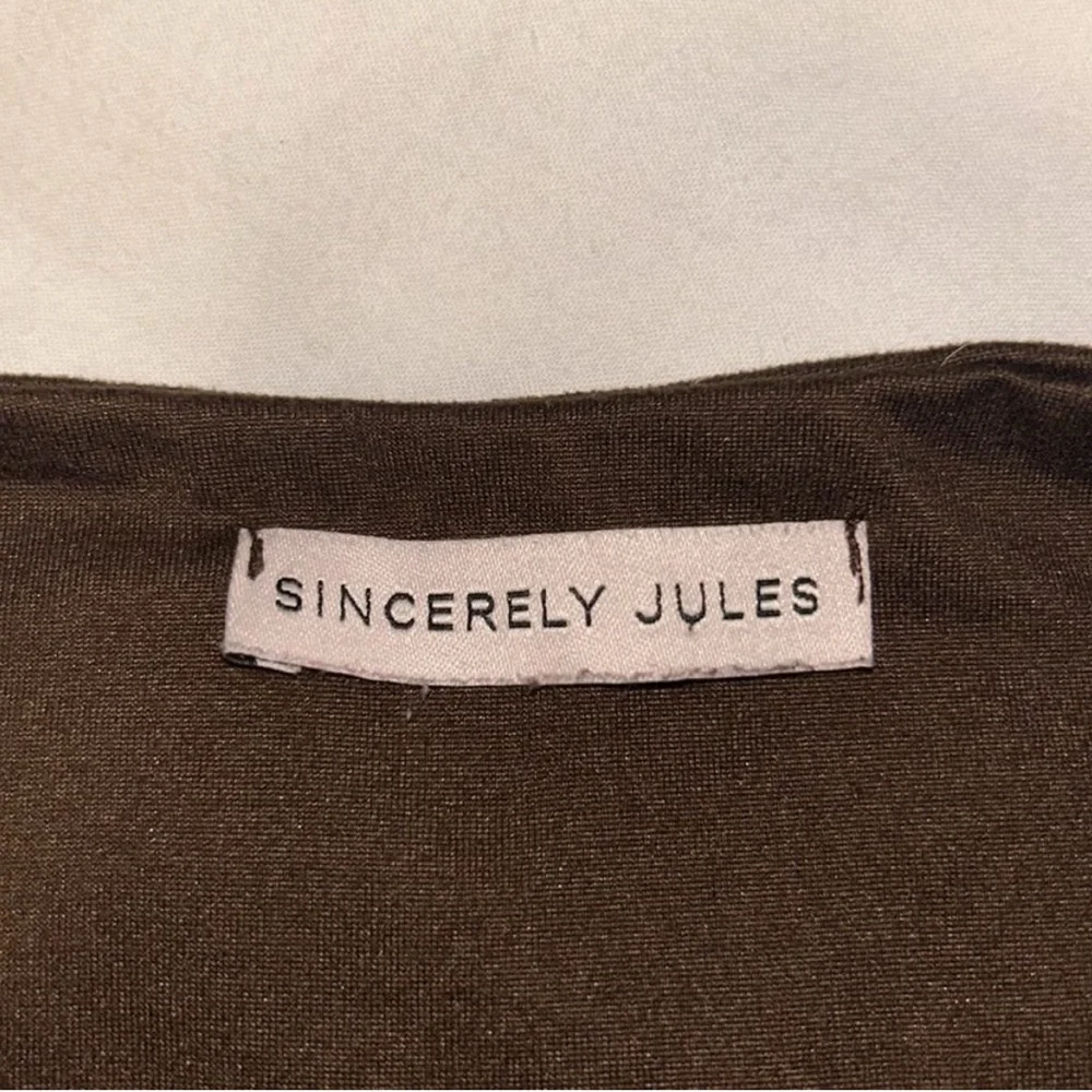 Sincerely Jules Brown Crop Tank - Picture 2 of 4